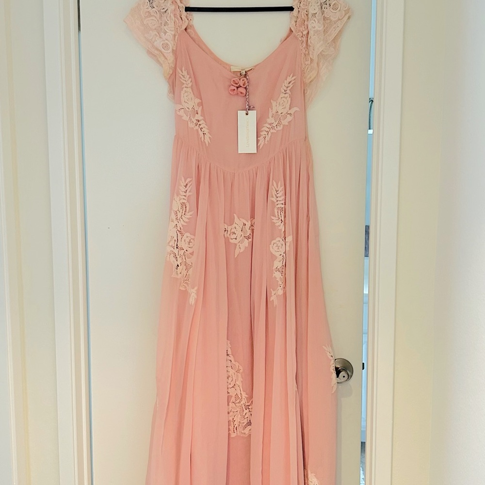 Light pink gorgeous maxi with tags only worn once